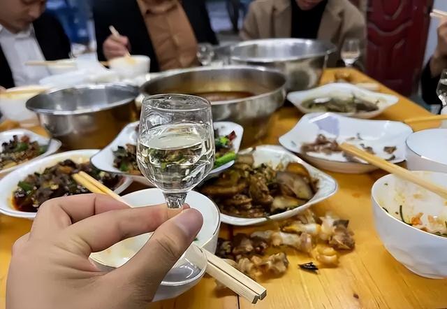 9个\"最佳\"喝酒方式,你能做到几个?看完涨知识