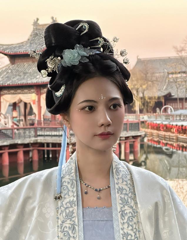 《清明上河图密码》她酷似高圆圆,长得美身材好,还是北影研究生