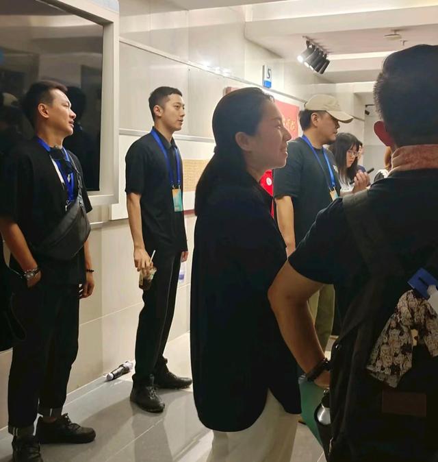 【乔欣恋情大揭秘】偶遇清水寺的神秘男子竟是鸿荣源二公子?