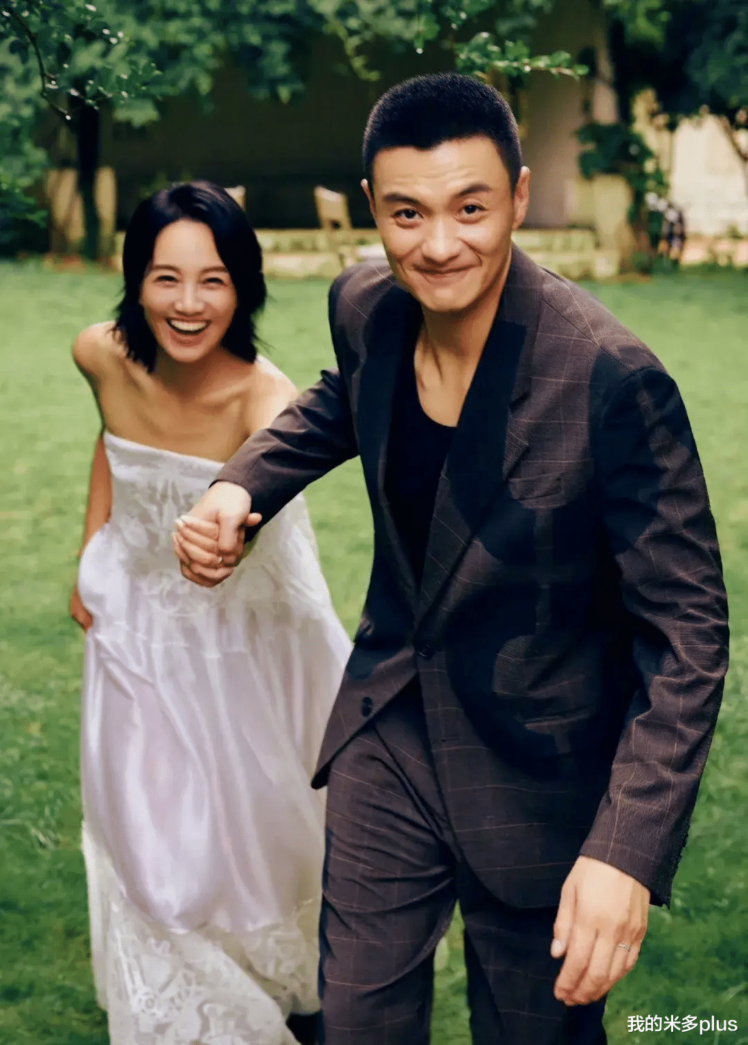 周一围公开撒糖,为老婆整理头发好宠溺,朱丹瘦到100斤腰身纤细