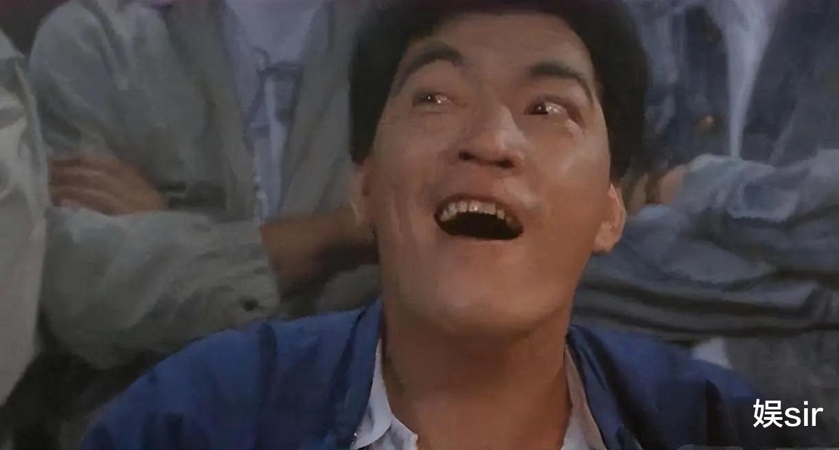 72岁李修贤被骂惨，与大傻模仿者一起直播带货，被斥消费已故好友