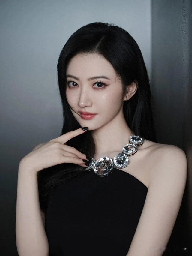 有一种甜美叫做景甜，景甜的颜值和身材真的无可挑剔。