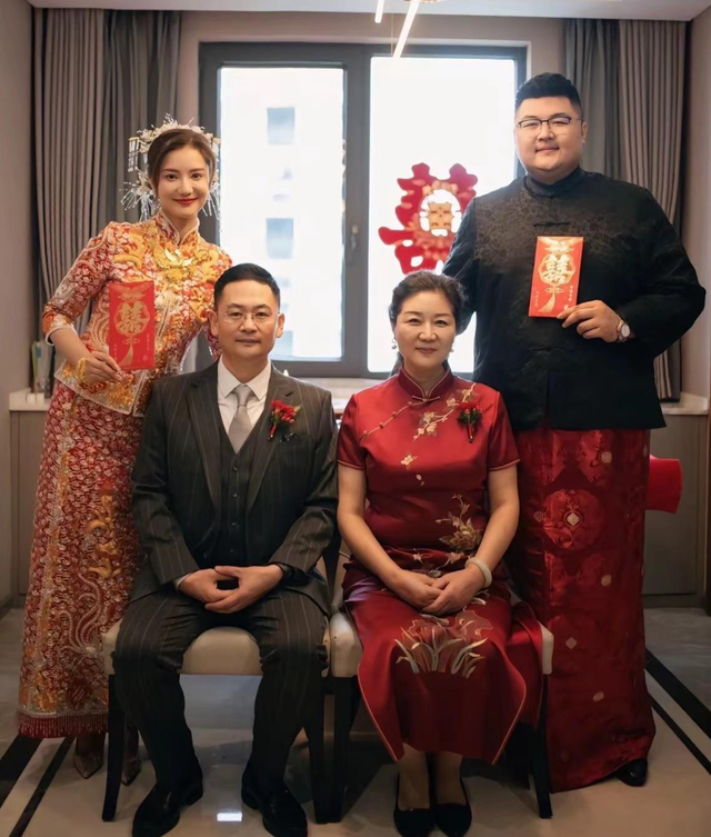 猴哥喊话何钰欣:没有我,你什么都不是,网友离婚预言或成真?