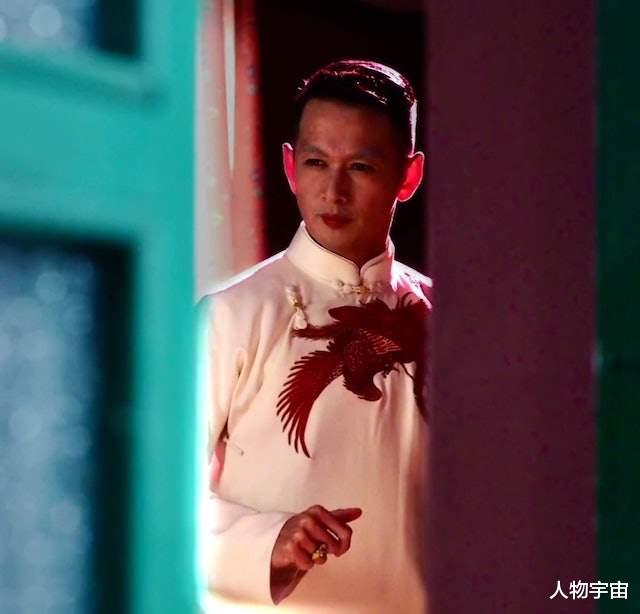 他绰号50亿驸马,效力无线30年显苍老,离巢有玄机,岳父家因钱离心