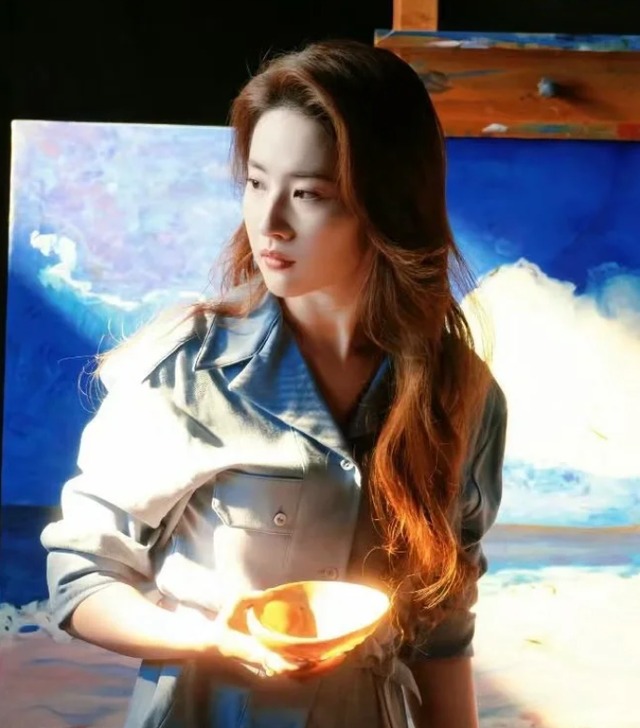 刘亦菲05年和干爹聚餐视频曝光,看完他们的对话,才知绯闻多离谱