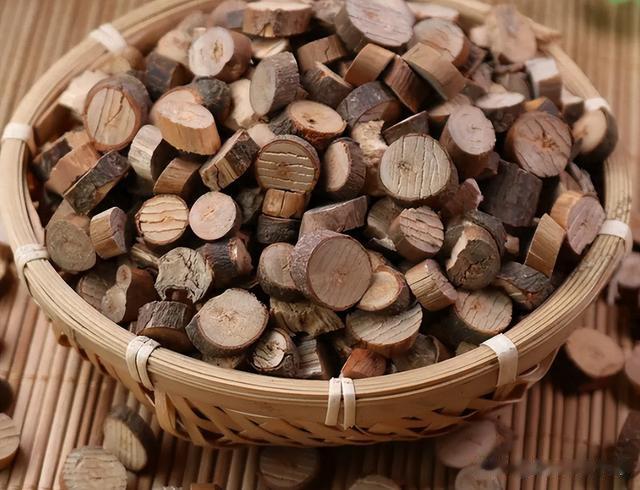 不管炖什么鸡,一只鸡放2克它,鸡肉鲜嫩没异味,越吃越想吃