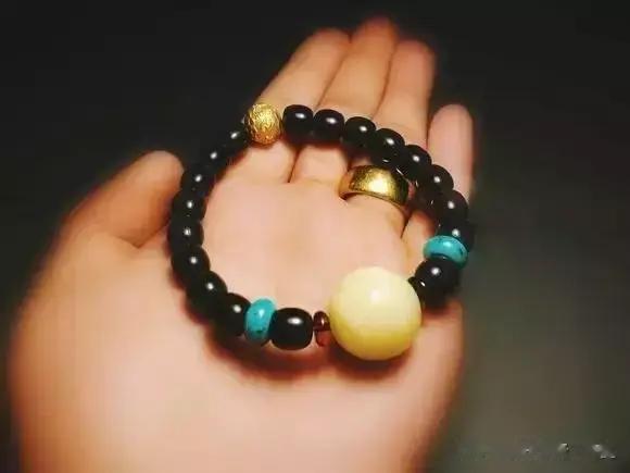 你又不是释永信,为什么要戴1080佛珠呢?