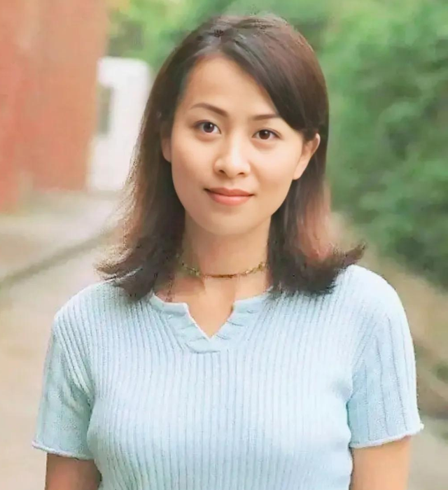 刘嘉玲彻底崩溃!当年被绑架照片全泄露,结婚17年无子真相大白