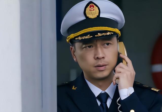 收视第一！《新闻联播》表扬，央视这部黑马剧，让我想站起来鼓掌