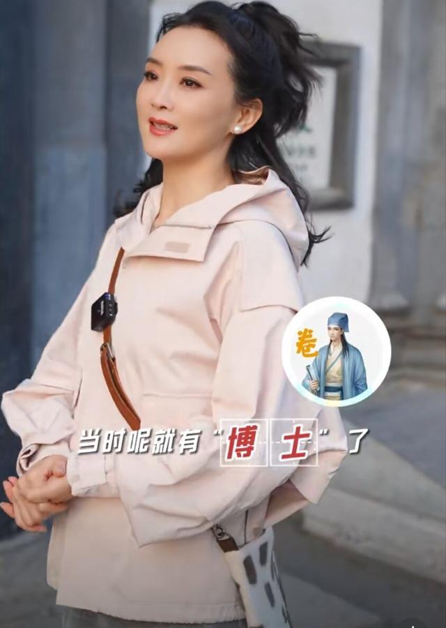 50岁王艳赴国子监为儿祈福，球球还有42天高考，王志才神隐多年