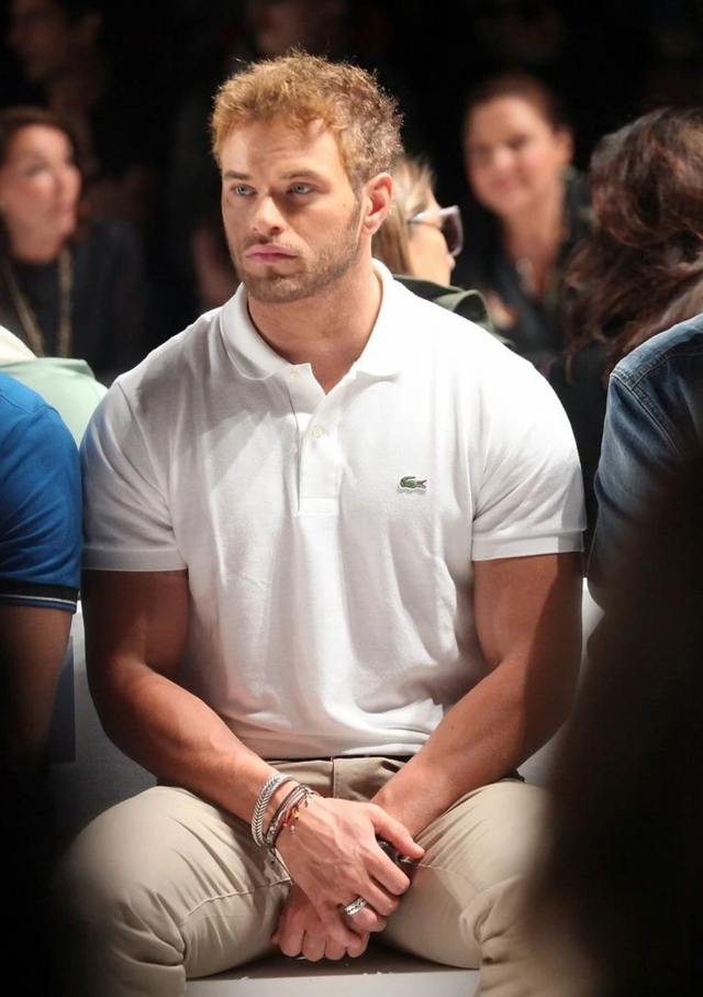 《暮光之城》里的他居然那么老了,年轻时可是神颜啊!