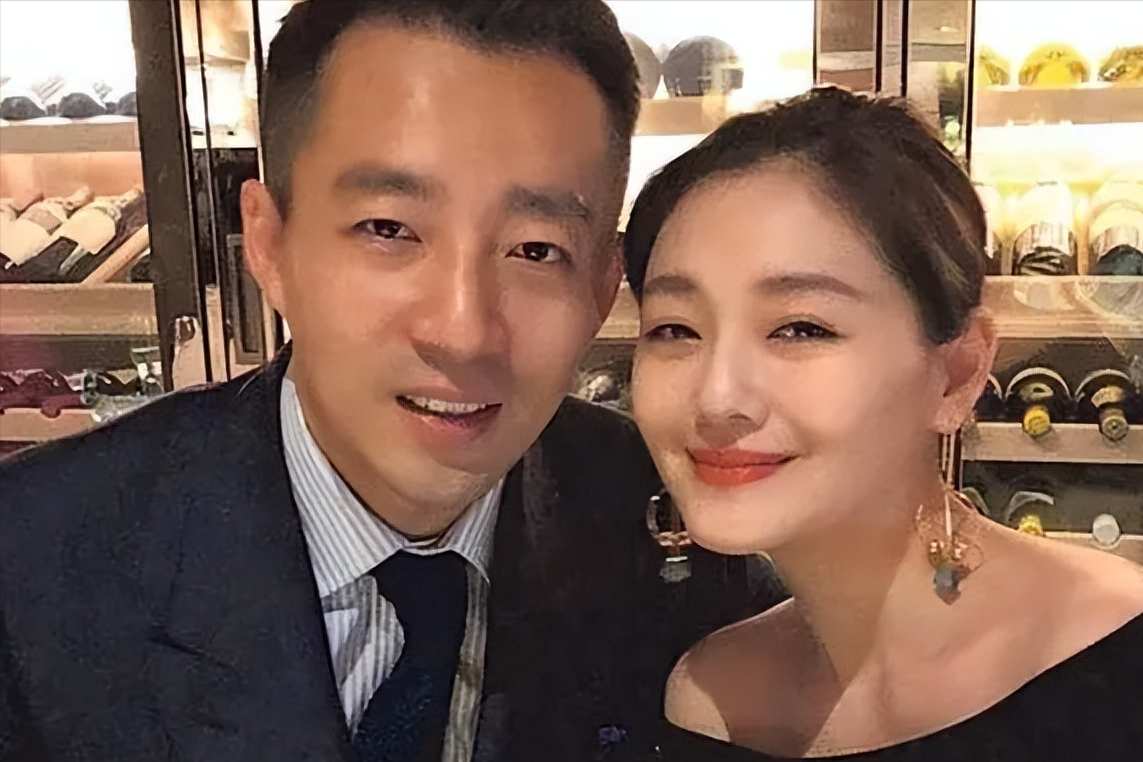 窦靖童:妈妈过的很好,但落魄的父亲,却是我每天的牵挂!