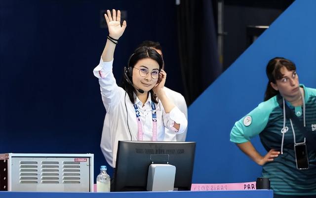 郭晶晶霸气回怼无礼记者：我不会出轨，多少豪门贵妇又羡慕了？