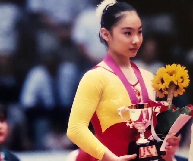 她曾是体操女神,退役后与大51岁的干爹谈恋爱,媒人竟是他爸爸