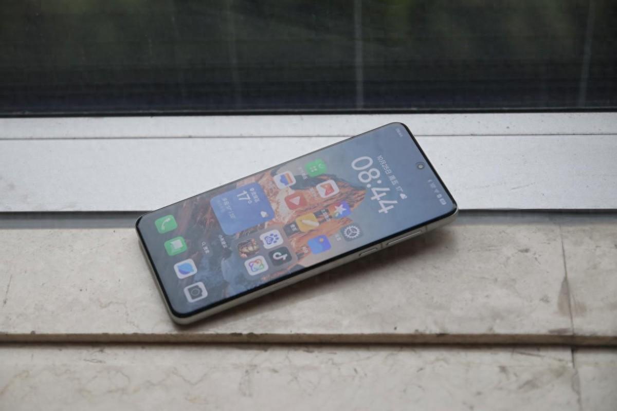 新发布的骁龙8至尊新机咋选?这三款特点已汇总,参考着买不会错