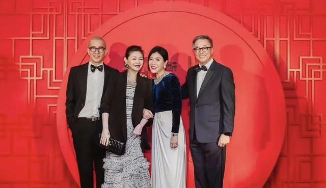 大S生前未公开照片流出,身材肿胀睁不开眼,和日本病重照吻合