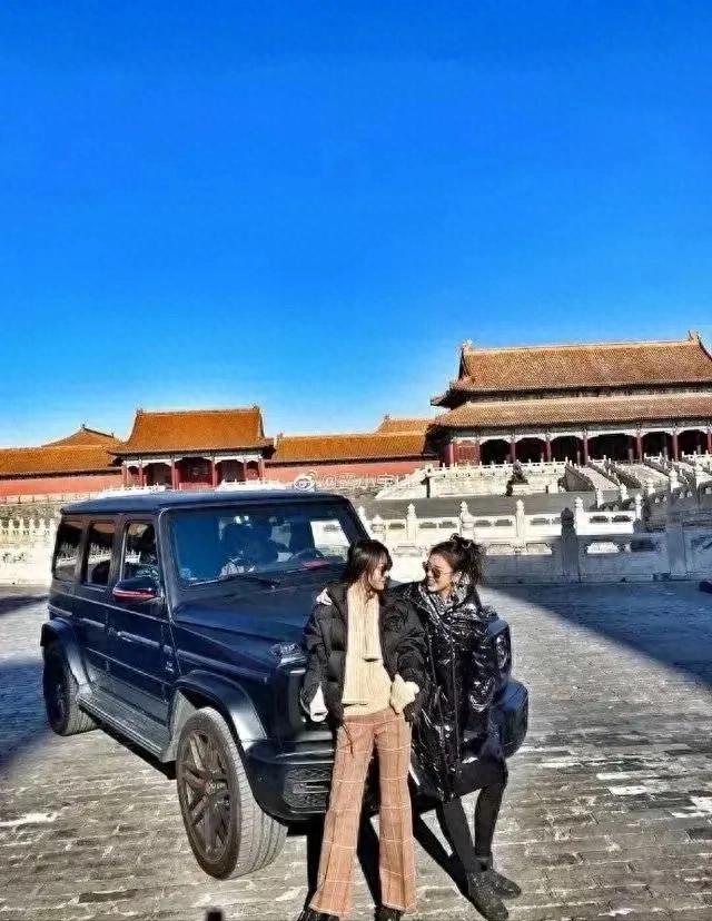 周雨彤翻车,才知道她当年多嚣张才会开车进故宫,网友:封杀!