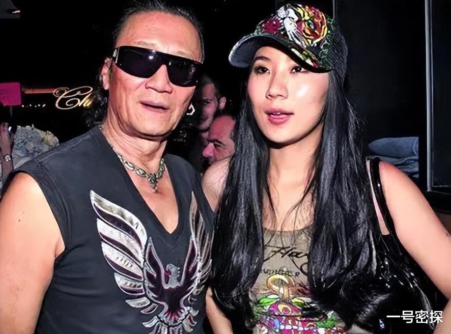 谢贤再传喜讯!宝刀未老让人敬佩,就连亲儿子谢霆锋都自愧不如