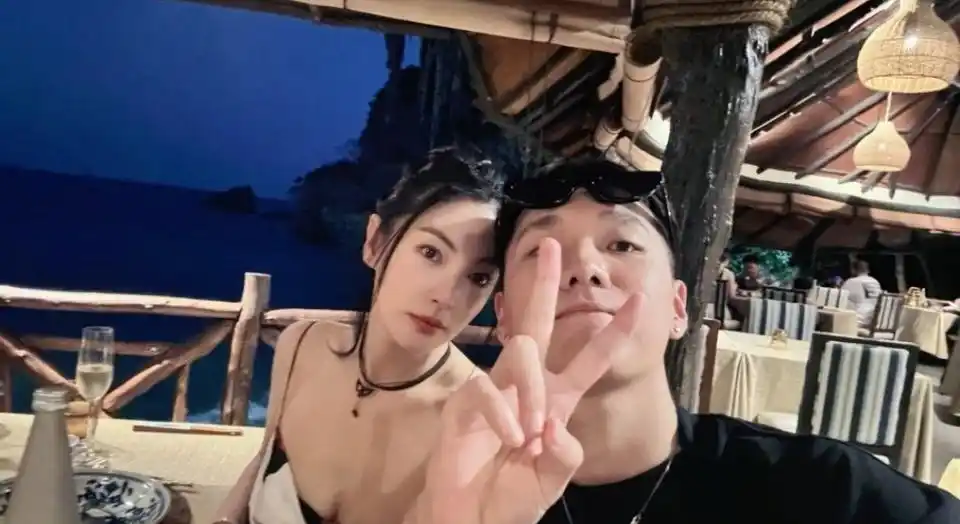 公开分手不到1个月,37岁张雨绮新恋情登上热搜