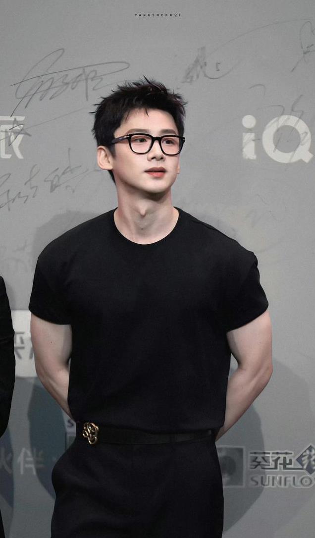 12月7日一夜,美男洗牌,杨洋登顶,黄景瑜10成毅9王一博3肖战第2