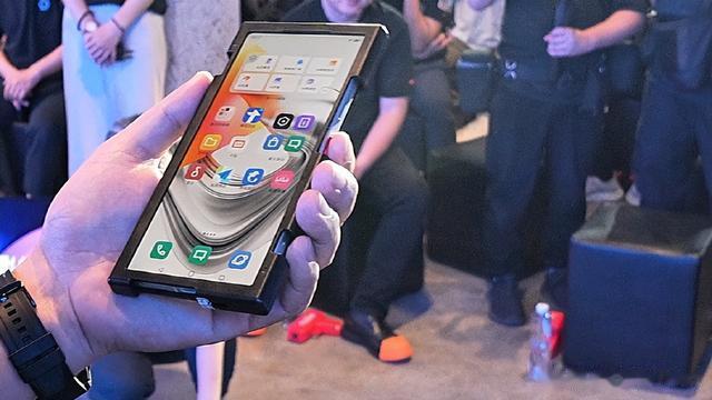 努比亚Z70 Ultra官宣:最强全面屏旗舰手机即将登场