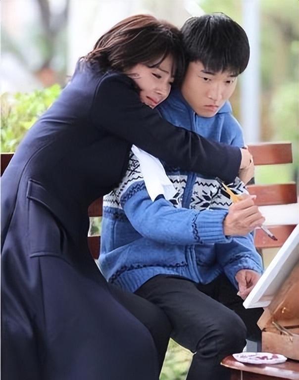 梅婷宠着、闫妮护着,长得不帅气却让大咖轮流作配,他啥来头?