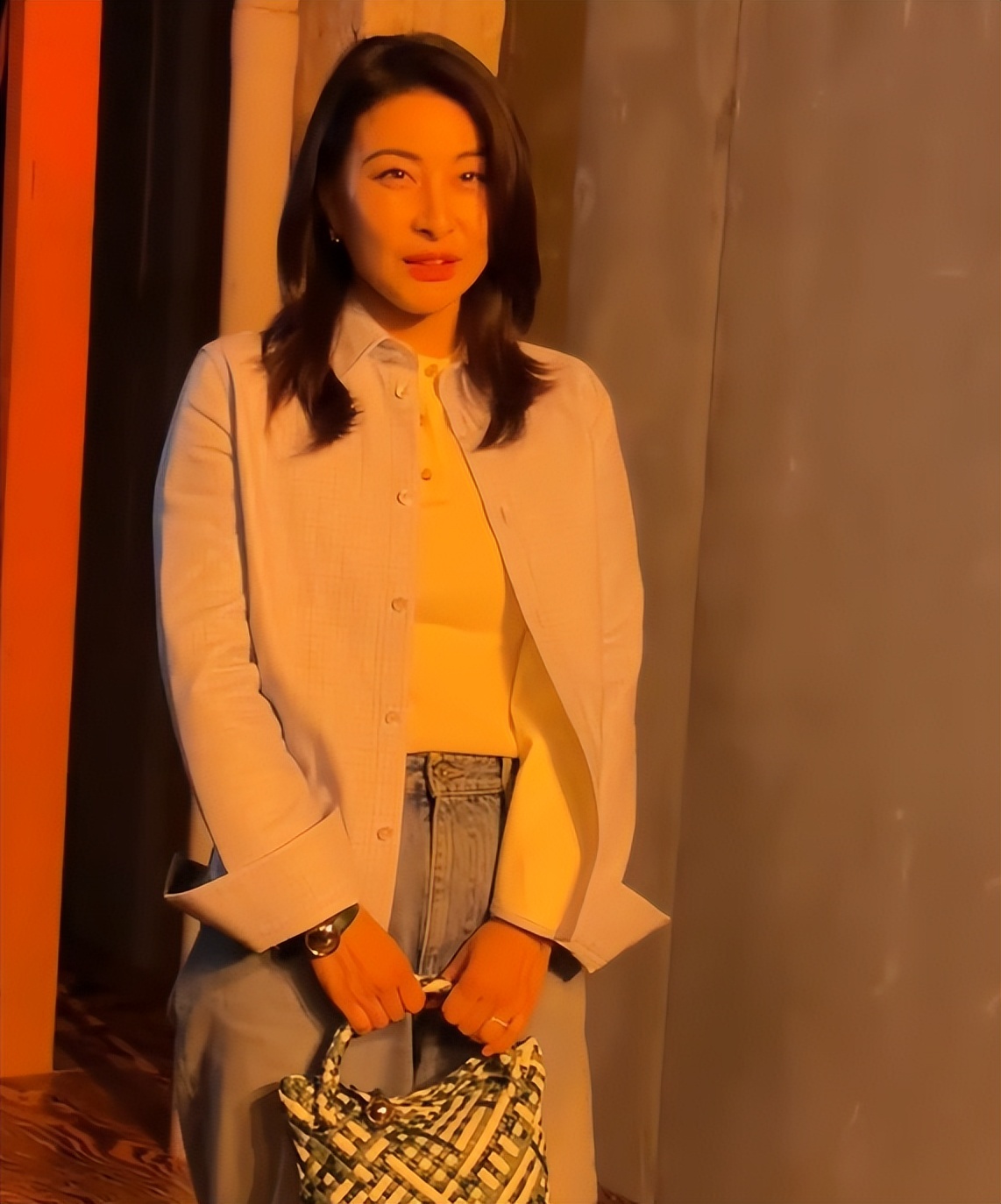 郭晶晶“又矮又壮”到底算不算大美女？看看她和刘诗诗的对比照就有答案