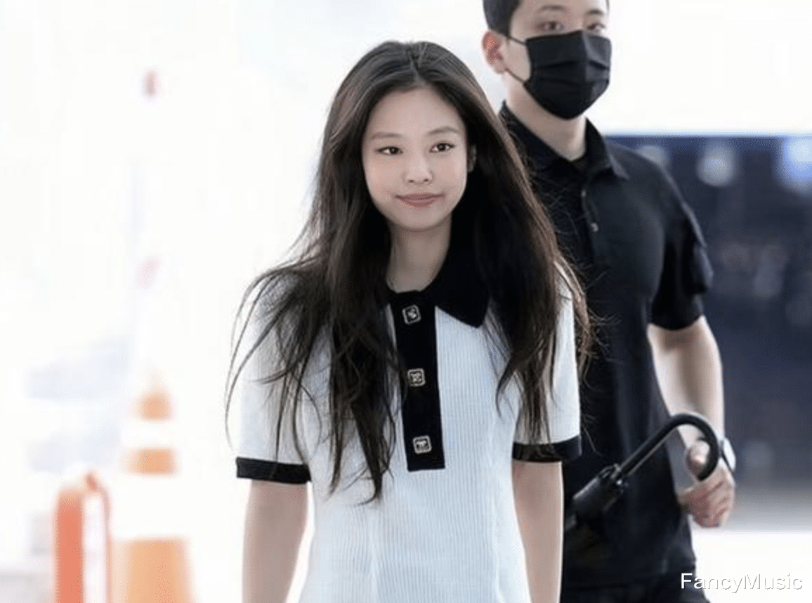 金珍妮意大利走秀被嘲,网友讽刺:仪态气场像丫鬟!