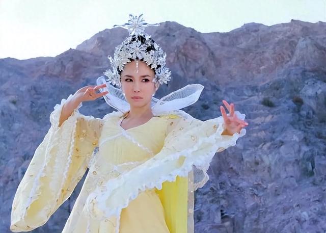 她是“新加坡第一美女”,因不旺夫被富家公子抛弃,如今嫁给爱情