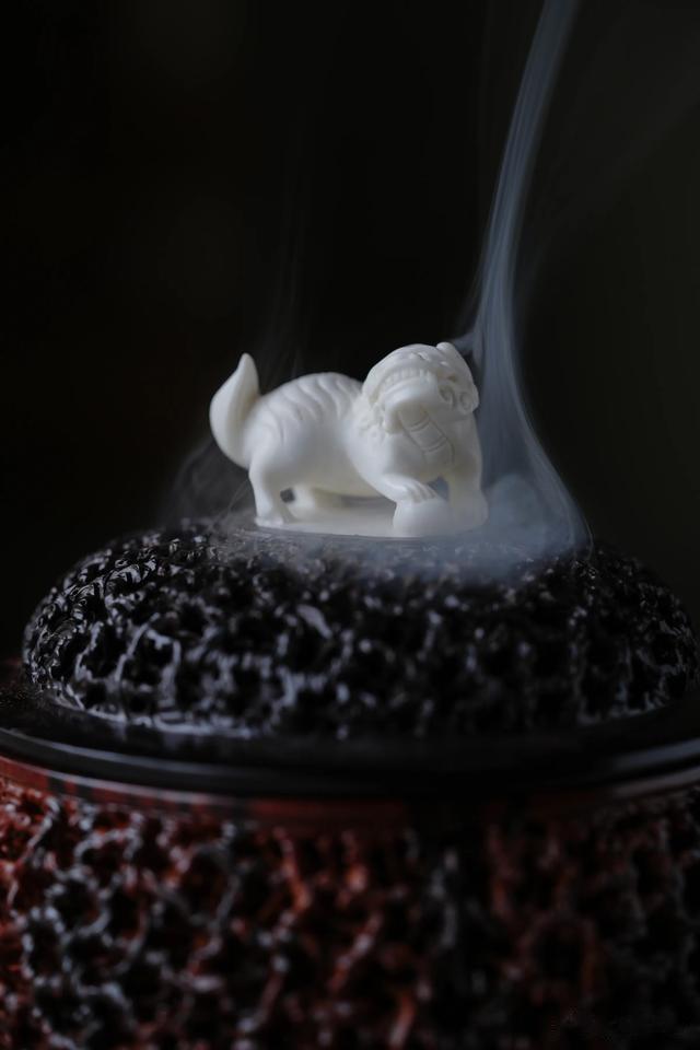 小叶紫檀｜盘根香炉