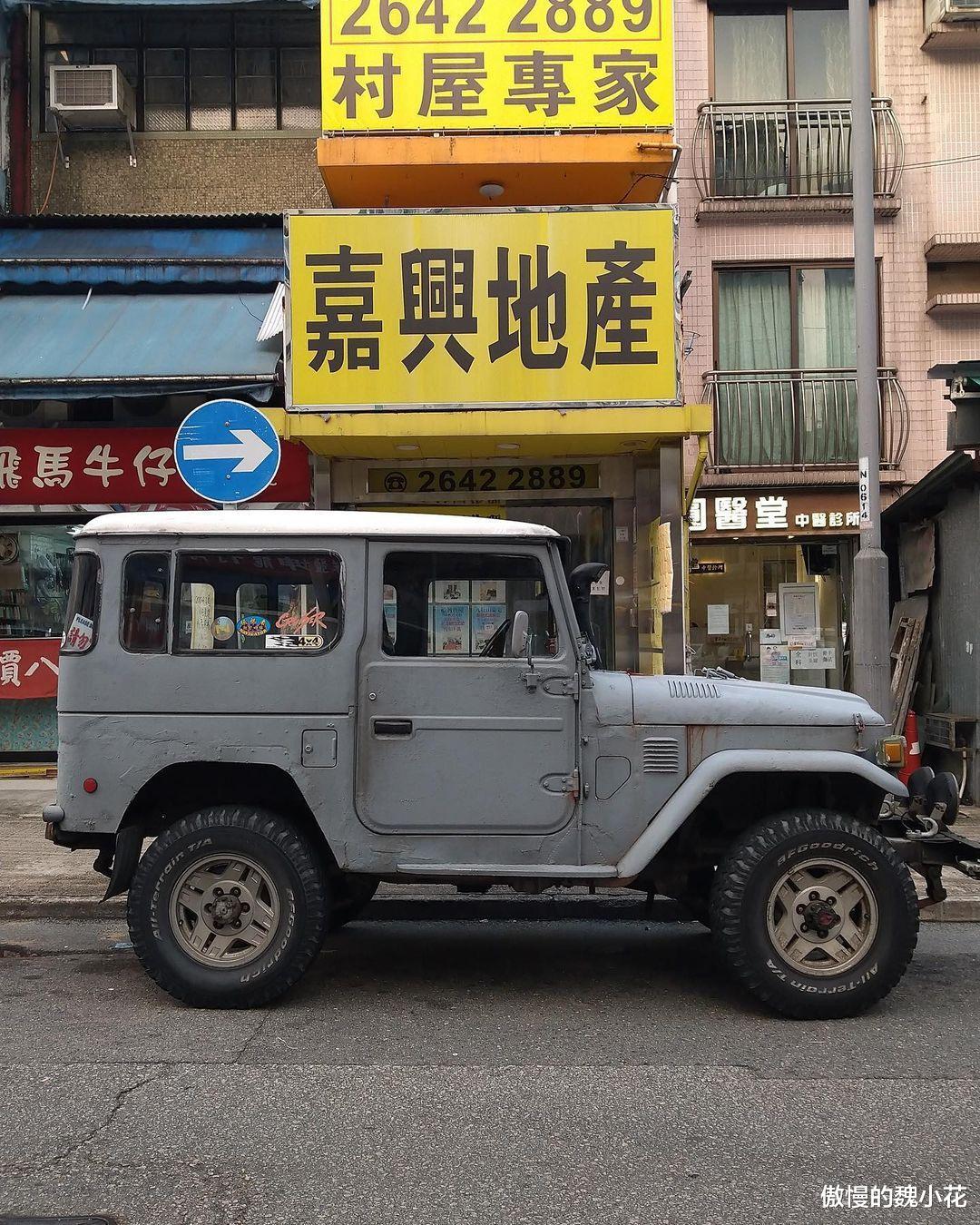 偶遇“酷路泽J40”，伊拉克成色， 配直列6缸引擎，最大马力100匹