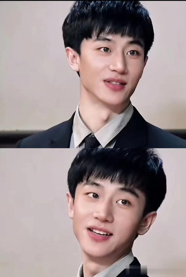 来看看黄轩颜值巅峰时期,他的身上散发艺术气息。