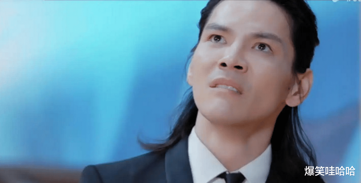 4亿身价富豪挑战向太权威，三次激烈冲突揭示背后隐秘身份