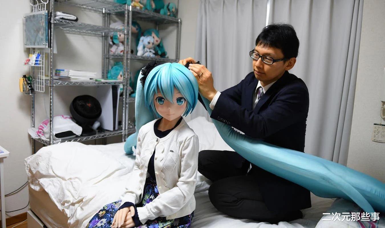 刘晓庆爆出出轨丑闻,她的初音未来头像却火了,心态真年轻