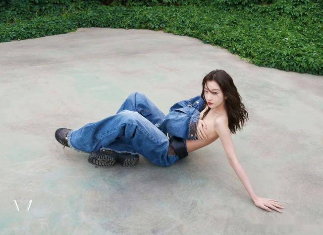 公鸭嗓、长相丑、演技差?深扒之下,才明白周冬雨的底气从何而来