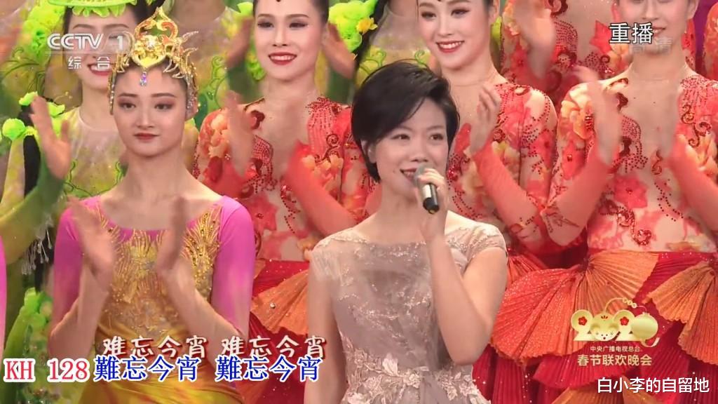 43岁龙婷车内与男子激吻！双眼紧闭十分投入，男友是圈内人且已婚