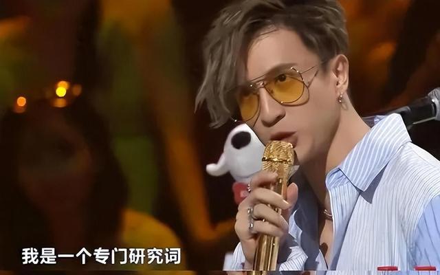 一部代表作都没有,却高高在上当评委小丑闹剧何时才能停止?