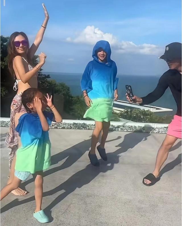 陈小春一家开心庆七夕,41岁应采儿罕穿比基尼,肚子有肉感超真实