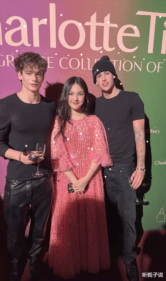 李湘退休梦落空!携15岁女儿现身巴黎时装周,王诗龄站C位成团宠