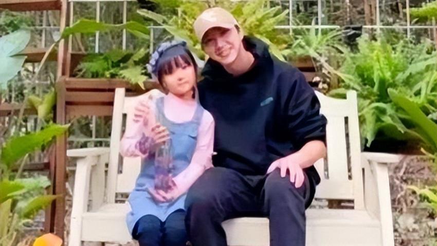 福原爱前夫晒女儿近照：孩子长得像妈妈，圆脸萌萌超可爱