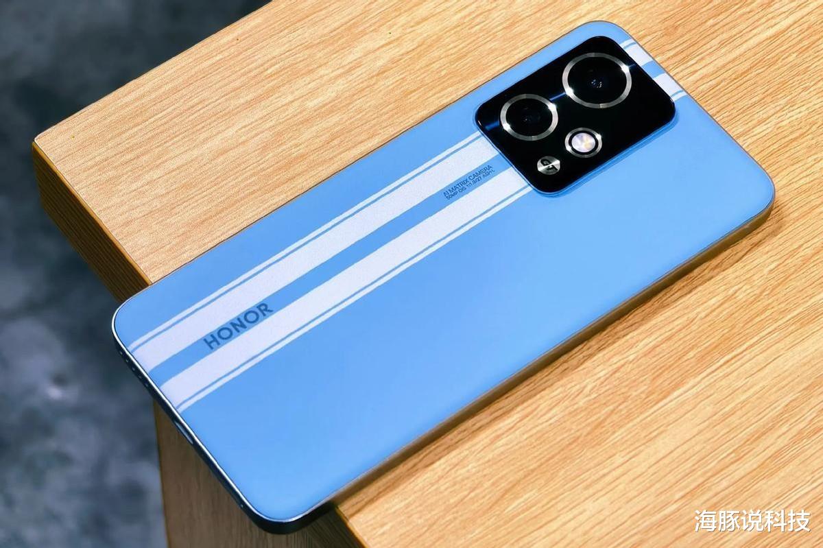 荣耀“亮剑”，100W秒充+1.5K大屏+骁龙8Gen2芯，中端机“卷王”！