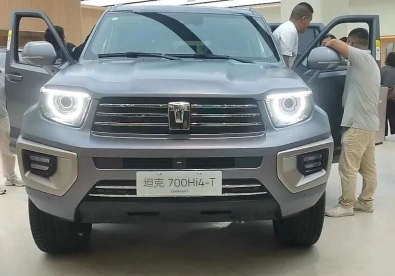 只比坦克300多出了10万，却开出了300万奔驰大G的感觉。