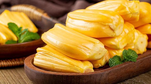 春天管住嘴,5种水果是“湿气之王”,不懂别乱吃,以免湿气加重