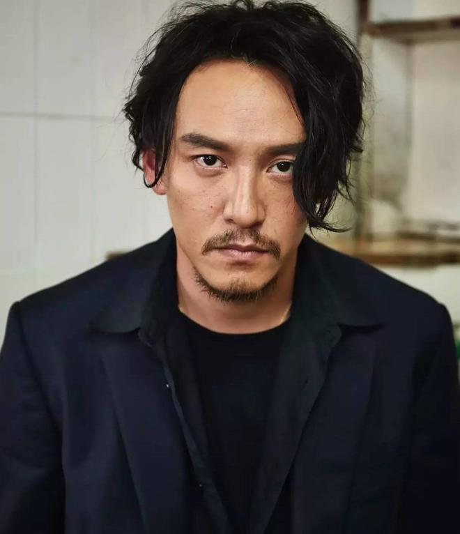 张艺谋电影《金戈铁马》雷佳音演辛弃疾!网友:张震赵文卓100%匹配!