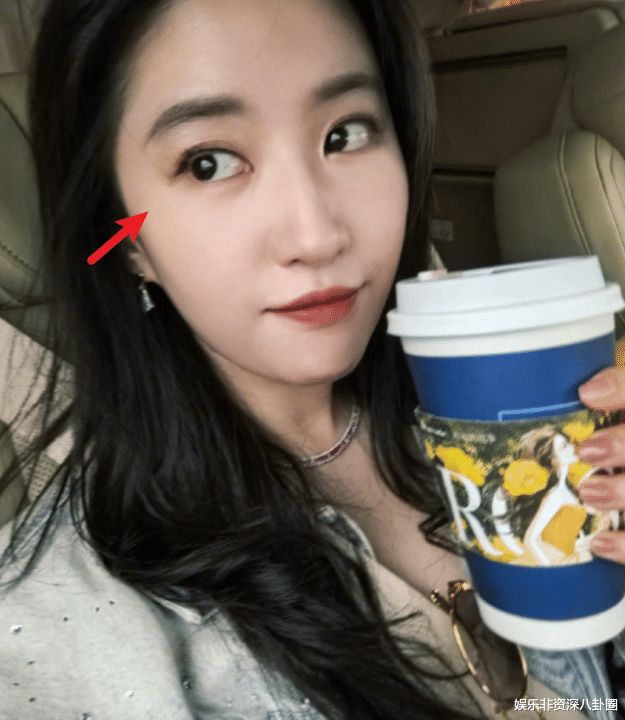 刘亦菲天津一日游,打卡狗不理包子,晒出自拍美照卡粉好真实