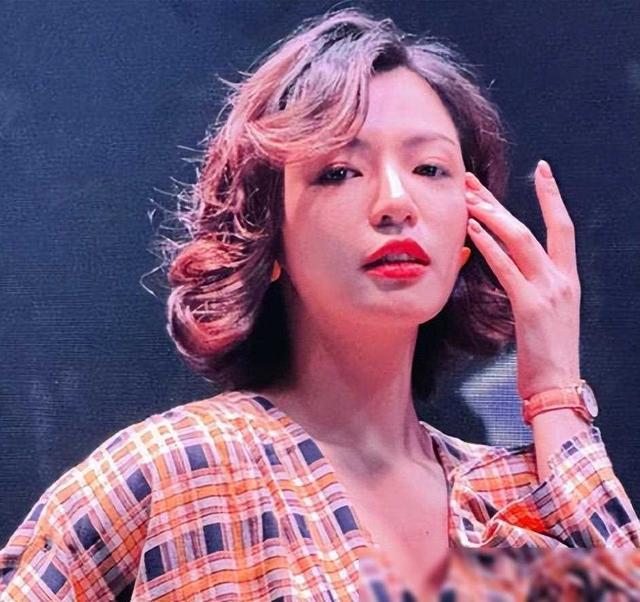 高亚麟说:“三年来,这个圈有人敢碰你吗?”吓到吃瓜群众!