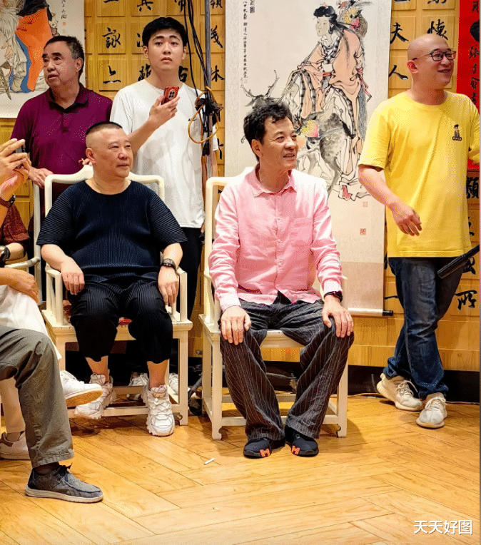 相声泰斗马志明80大寿,郭德纲座上宾到场祝贺,杨家人缺席遭口舌