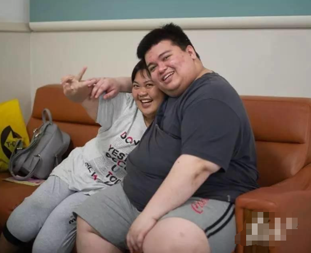 1.45米,356斤,她一顿饭吃一锅米,丈夫不敢同床:怕睡了醒不来