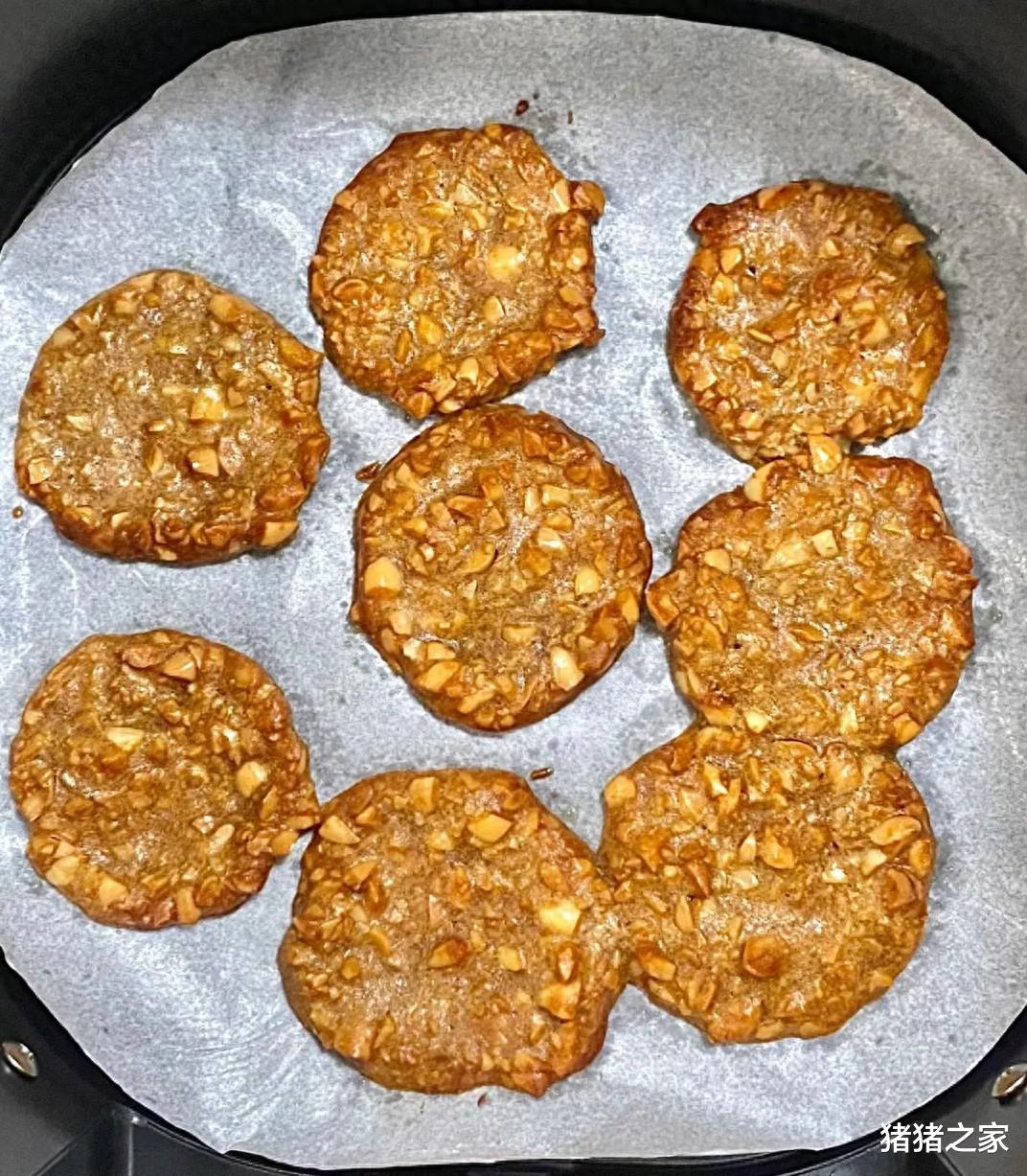 一把花生2鸡蛋，材料很少，真的是无法抗拒的美食，家人百吃不厌