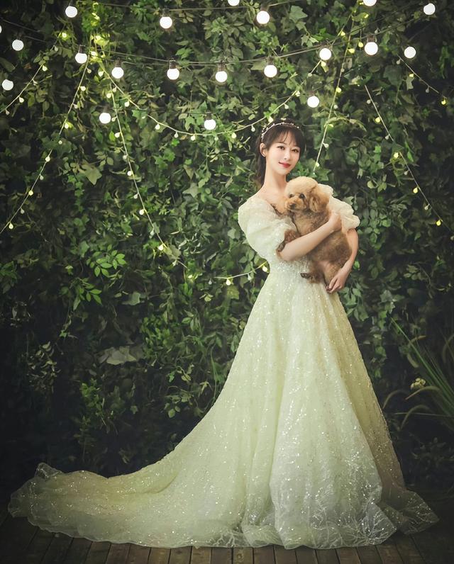 杨紫减肥法：18天瘦22斤，边拍戏边把肥减了，瘦成纸片人真上镜！